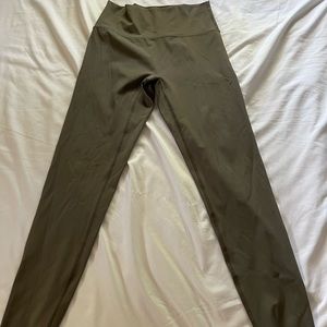 Aerie leggings. Size large, Olive green